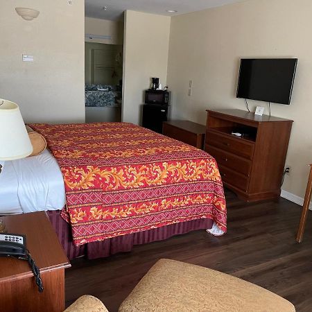 Riviera Inn And Suites מראה חיצוני תמונה