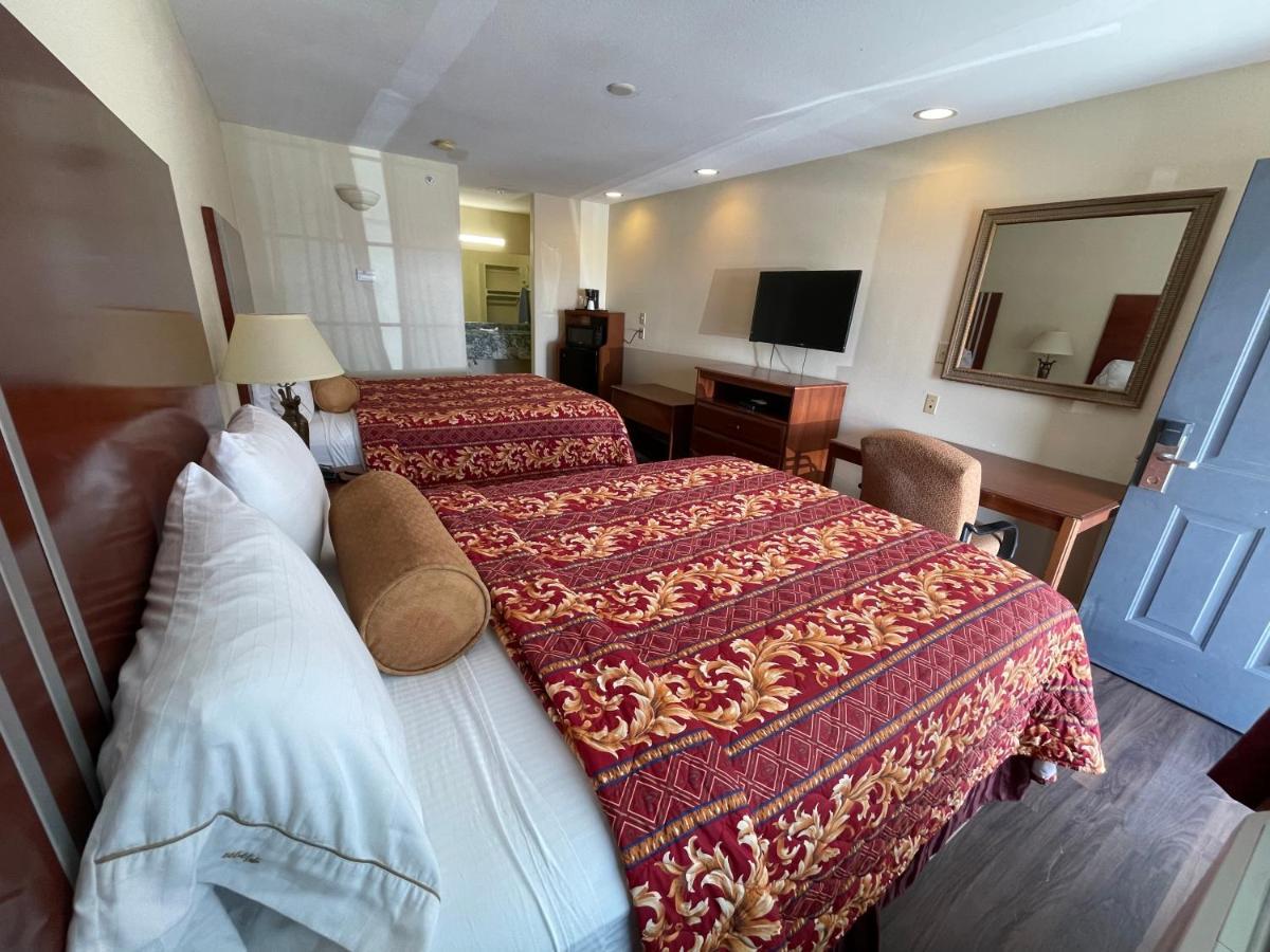Riviera Inn And Suites מראה חיצוני תמונה