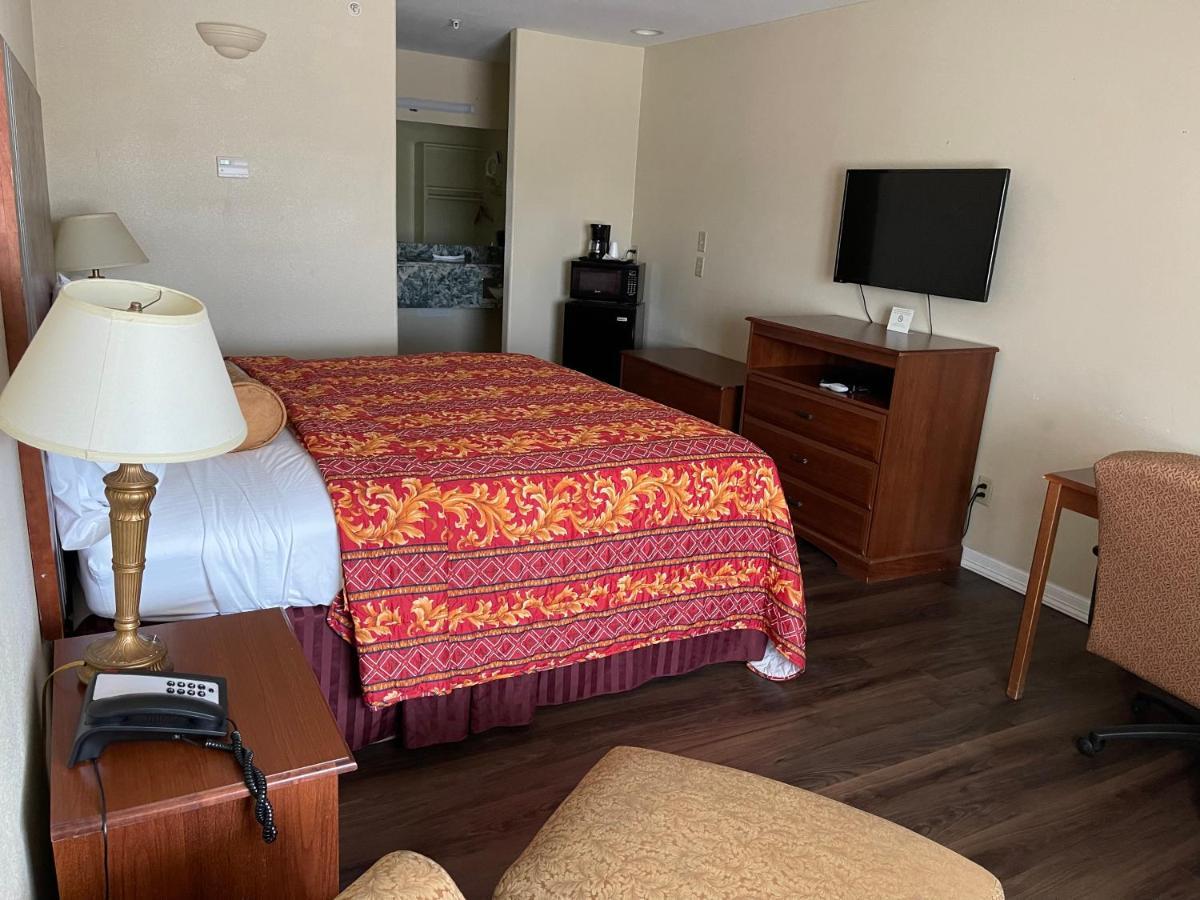 Riviera Inn And Suites מראה חיצוני תמונה