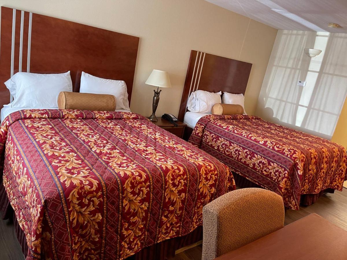 Riviera Inn And Suites מראה חיצוני תמונה