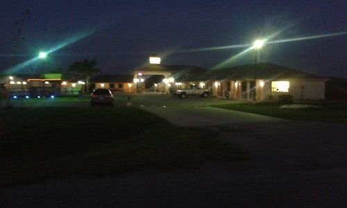 Riviera Inn And Suites מראה חיצוני תמונה